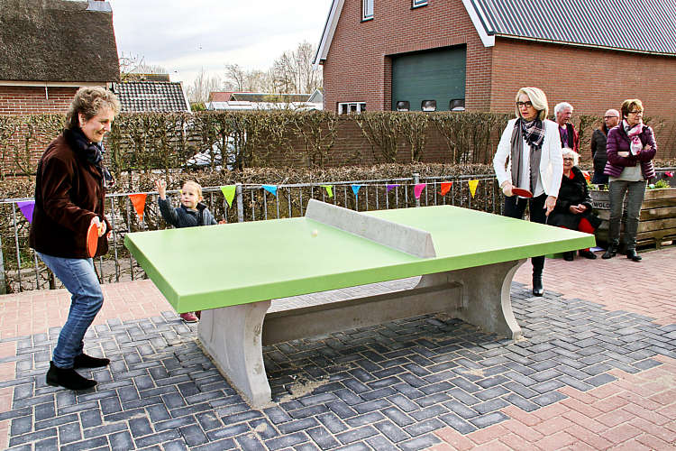 Opening en ingebruikname van het vernieuwde terras van het HUIS van ALLES in Driebruggen_30